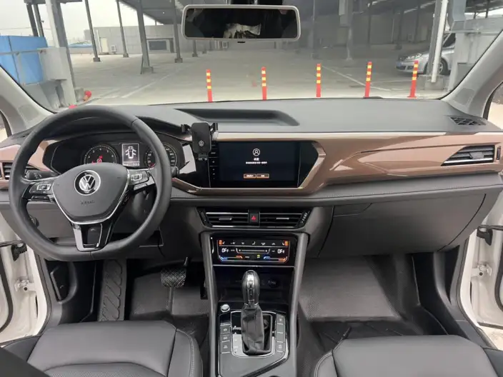 Volkswagen Tharu 2022 Model 280TSI 2WD Deluxe Edition – фото 8