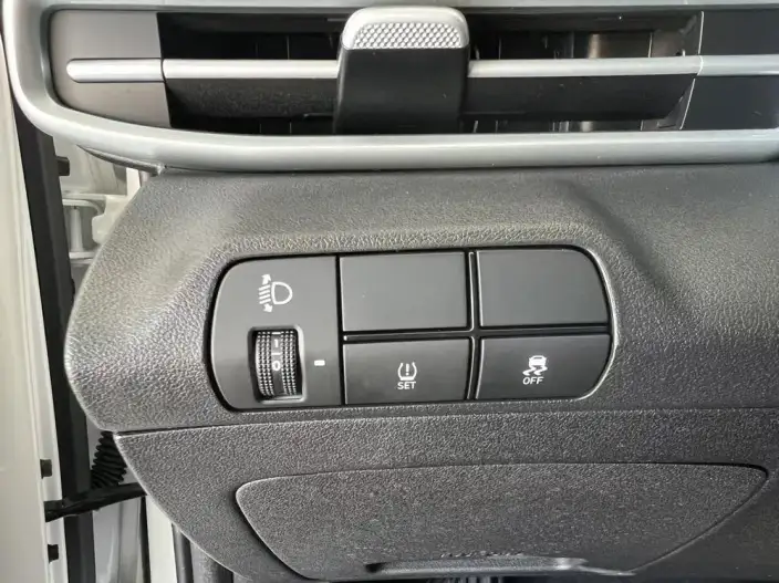 Hyundai Ioniq 2023 Model 1.5L CVT GLS Leading version – фото 7