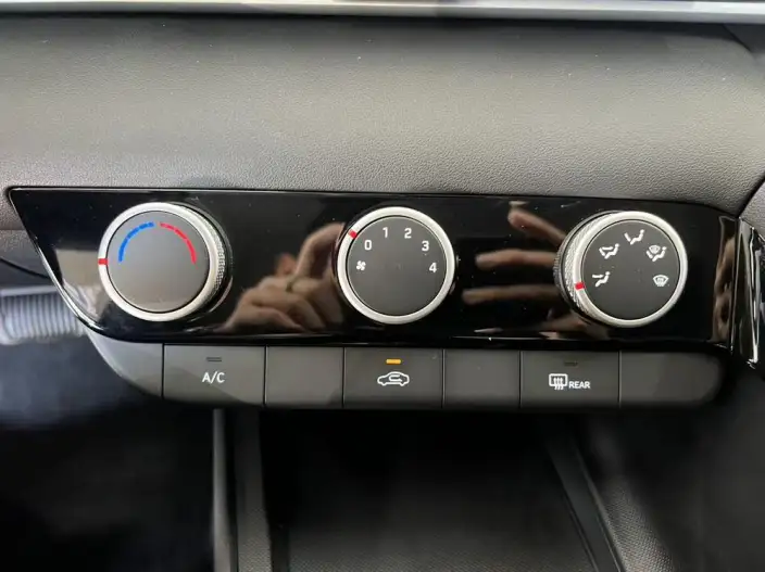 Hyundai Ioniq 2023 Model 1.5L CVT GLS Leading version – фото 9
