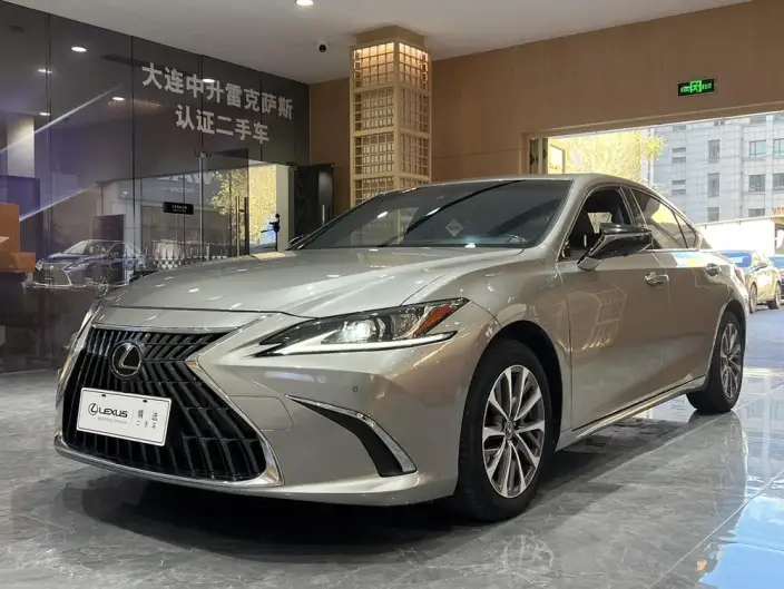 Lexus ES 2022 Model 200 Superior Edition