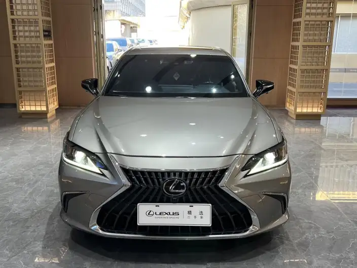 Lexus ES 2022 Model 200 Superior Edition