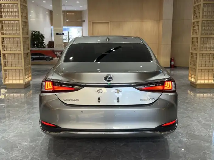 Lexus ES 2022 Model 200 Superior Edition – фото 5
