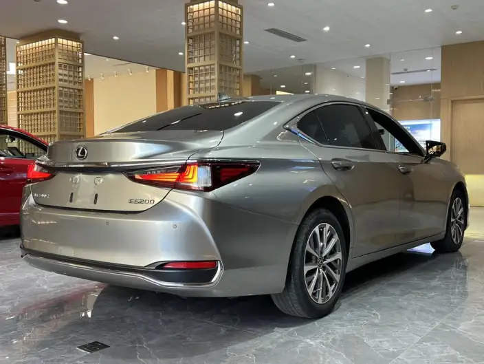 Lexus ES 2022 Model 200 Superior Edition – фото 6
