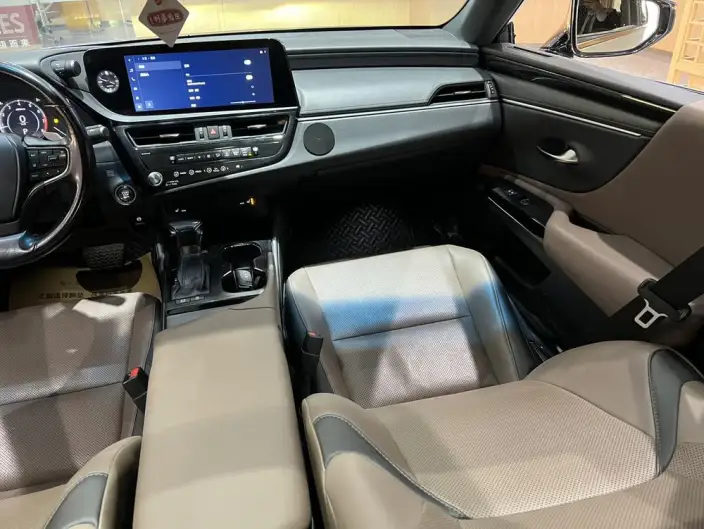 Lexus ES 2022 Model 200 Superior Edition – фото 8