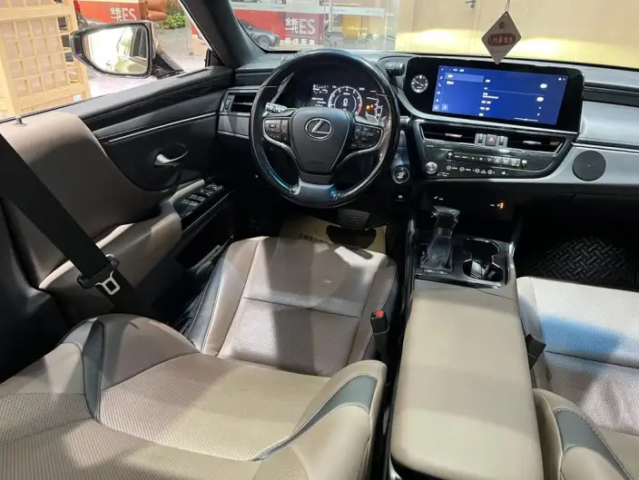 Lexus ES 2022 Model 200 Superior Edition – фото 9