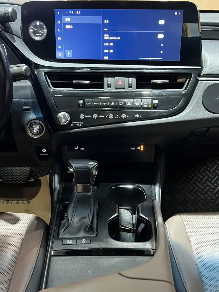 Lexus ES 2022 Model 200 Superior Edition – фото 10