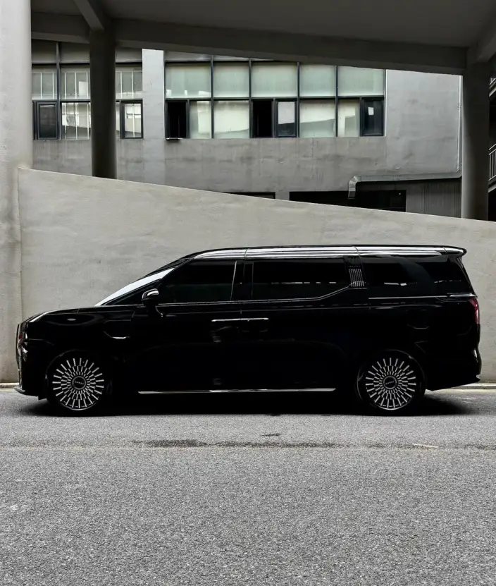 ZEEKR 009 2024 Model VI seat Executive Edition 4WD 108kWh
