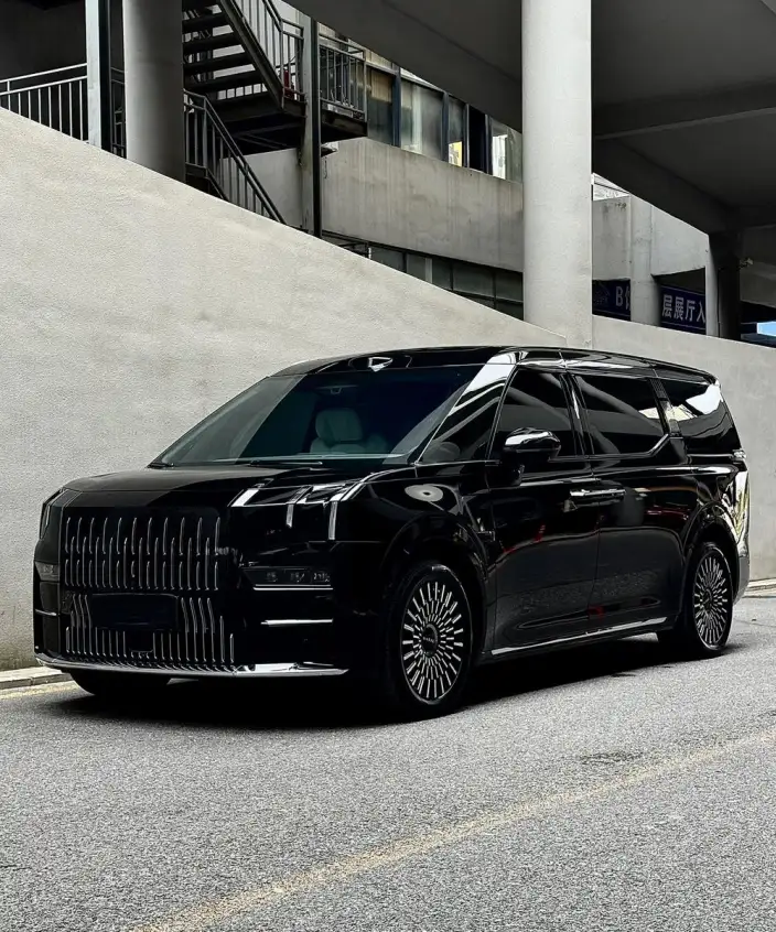 ZEEKR 009 2024 Model VI seat Executive Edition 4WD 108kWh – фото 6