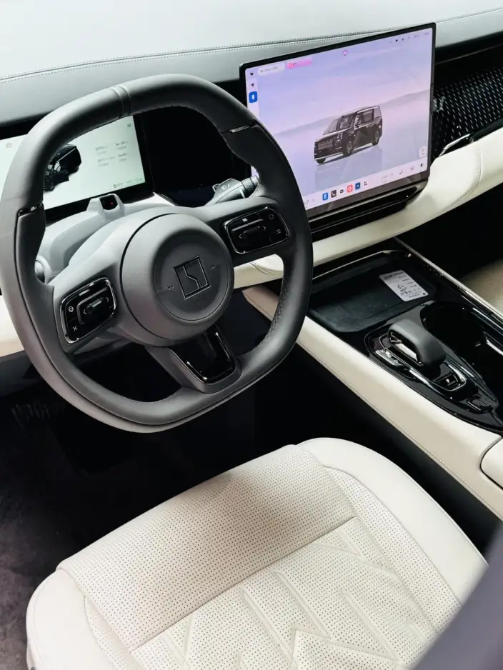 ZEEKR 009 2024 Model VI seat Executive Edition 4WD 108kWh – фото 8