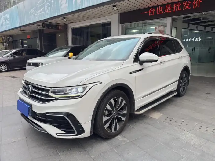 Volkswagen Tiguan L 2022 Model 330TSI Automatic 2WD R-Line Enjoy the version more – фото 1