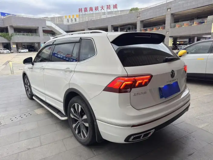 Volkswagen Tiguan L 2022 Model 330TSI Automatic 2WD R-Line Enjoy the version more – фото 4