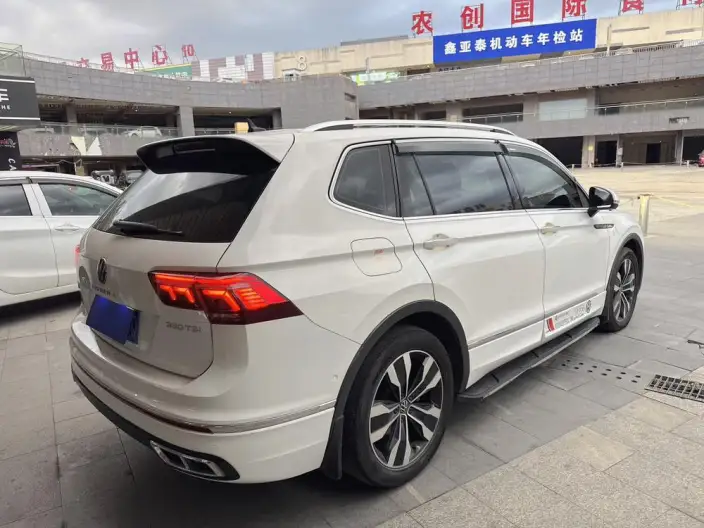Volkswagen Tiguan L 2022 Model 330TSI Automatic 2WD R-Line Enjoy the version more – фото 6