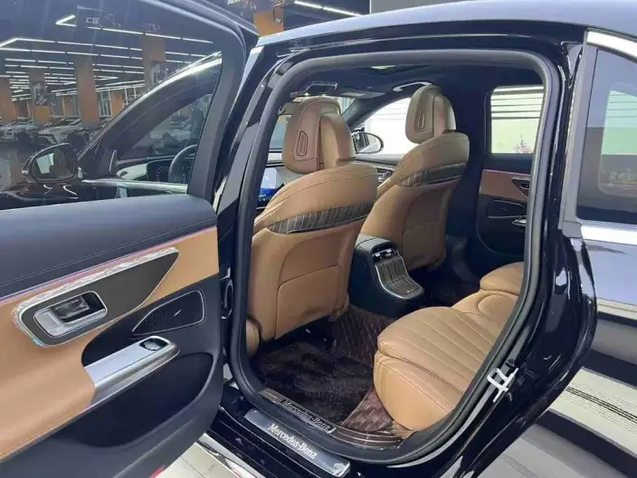 Mercedes-Benz E-Class 2025 Model E 300 L Fashion Model sedan – фото 8