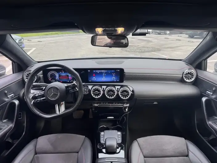 Mercedes-Benz A-class 2023 Model A 200 L Sports sedan Fashion Edition – фото 5