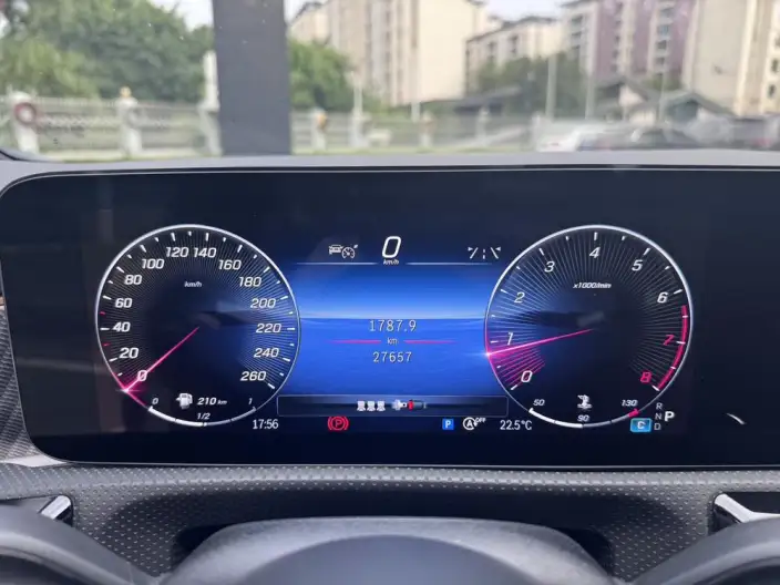 Mercedes-Benz A-class 2023 Model A 200 L Sports sedan Fashion Edition – фото 6