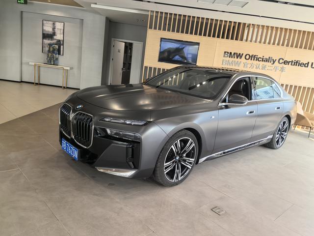 BMW 7 Series 2023 740Li Premium M Sport Package – фото 1