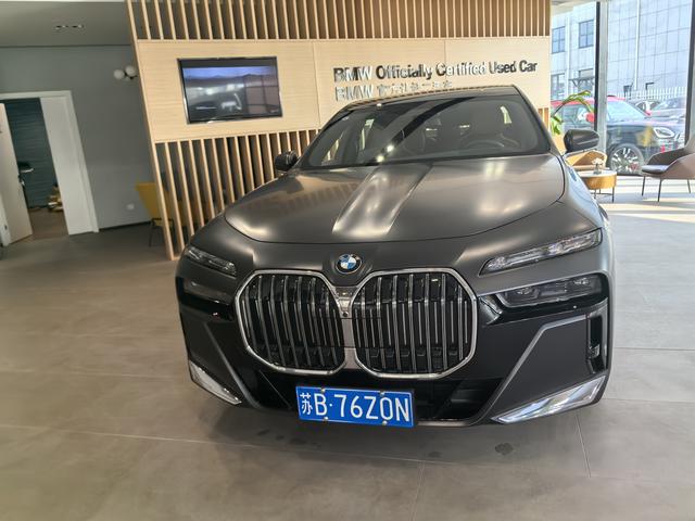 BMW 7 Series 2023 740Li Premium M Sport Package – фото 2