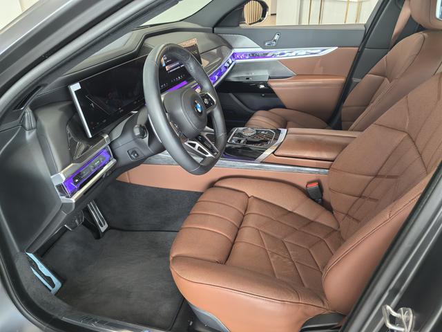 BMW 7 Series 2023 740Li Premium M Sport Package – фото 9