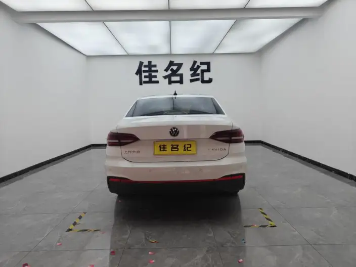 Volkswagen Lavida 2024 Model 1.5L Automatic Deyi Edition – фото 4