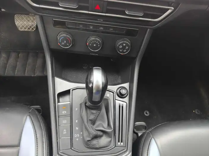 Volkswagen Lavida 2024 Model 1.5L Automatic Deyi Edition – фото 9