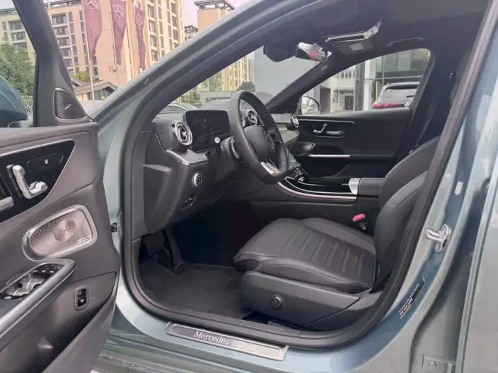 Mercedes-Benz C-Class 2026 Model C 260 L Sports sedan – фото 7