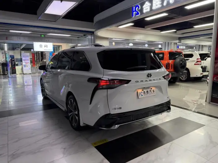 Granvia 2024 Model Intelligent Hybrid 2.5L 2WD Noble PLUS Edition – фото 5