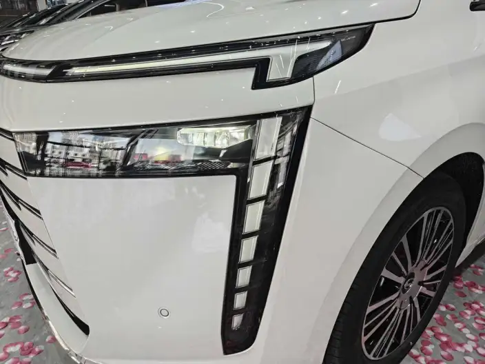 GAC Trumpchi E8 PHEV 2025 Model 2.0ATK 150km PRO+ – фото 5