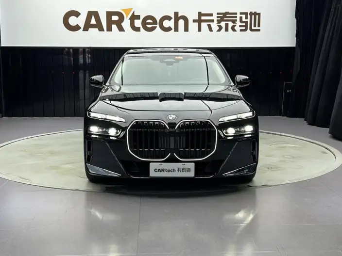 BMW 7 Series 2023 Model 735Li M Sports Set – фото 2