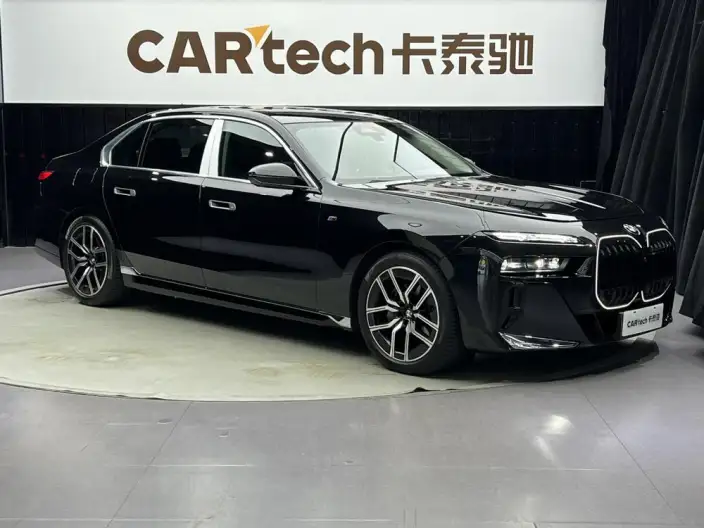 BMW 7 Series 2023 Model 735Li M Sports Set – фото 3