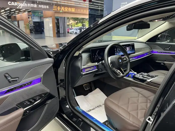 BMW 7 Series 2023 Model 735Li M Sports Set – фото 8