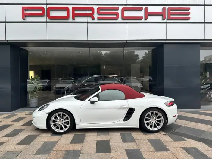 Porsche 718 2023 Model Boxster 2.0T