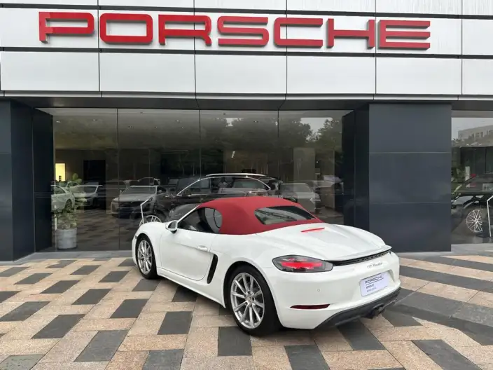 Porsche 718 2023 Model Boxster 2.0T