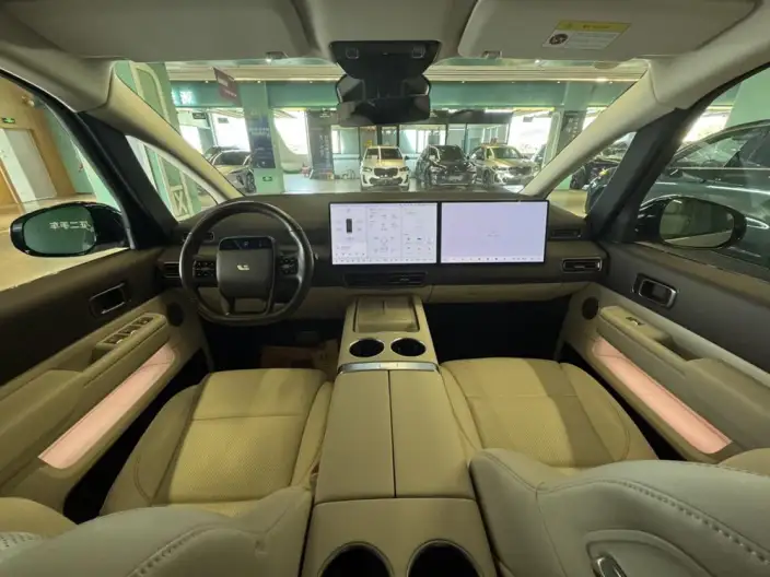 Li Auto MEGA 2024 Model Ultra Edition – фото 6