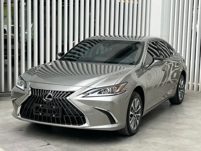 Lexus ES 2022 Model 300h Superior Edition