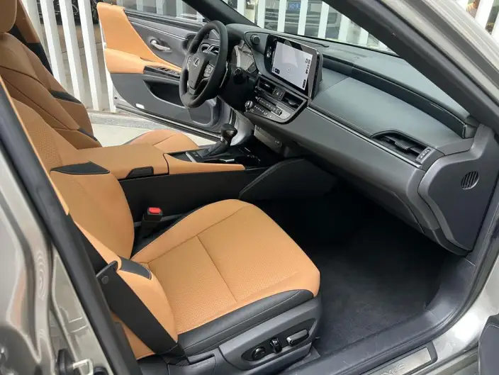 Lexus ES 2022 Model 300h Superior Edition – фото 6