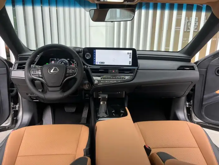 Lexus ES 2022 Model 300h Superior Edition – фото 7