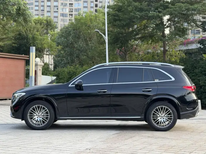 Mercedes-Benz GLC 2025 Model Facelift GLC 300 L 4MATIC Dynamic Model 5 seat – фото 3