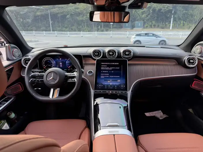 Mercedes-Benz GLC 2025 Model Facelift GLC 300 L 4MATIC Dynamic Model 5 seat – фото 9