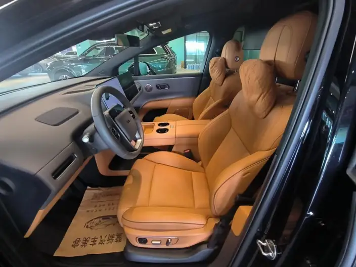 Li Auto i8 2025 Model Standard Edition – фото 9