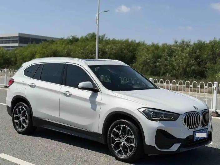 BMW X1 2022 Model sDrive25Li Leading Model – фото 3