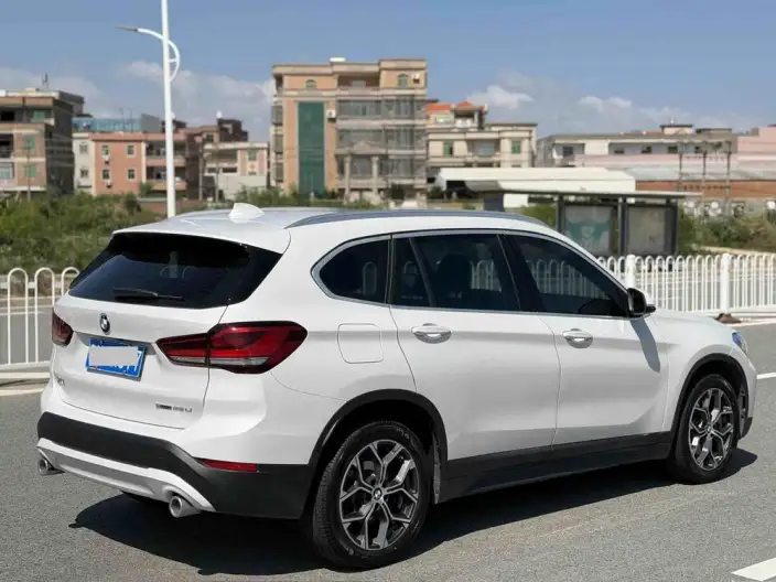 BMW X1 2022 Model sDrive25Li Leading Model – фото 6