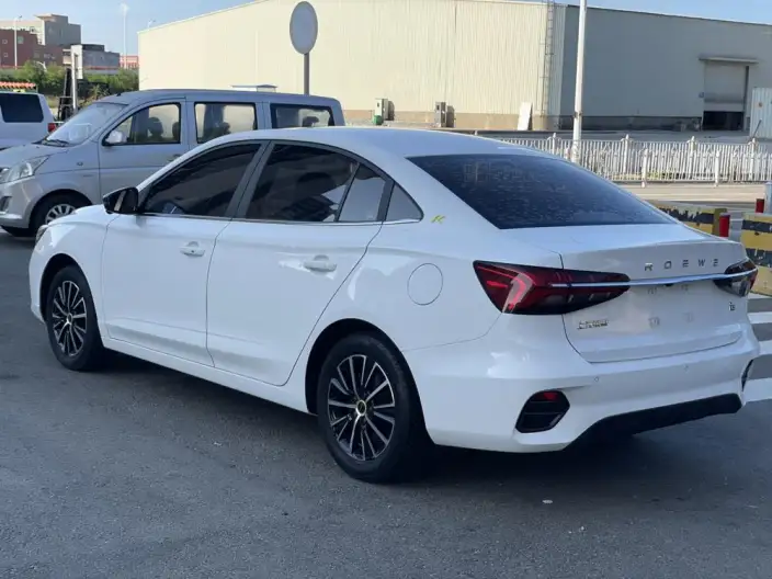 Roewe i5 2021 Model 1.5L CVT Platinum edition