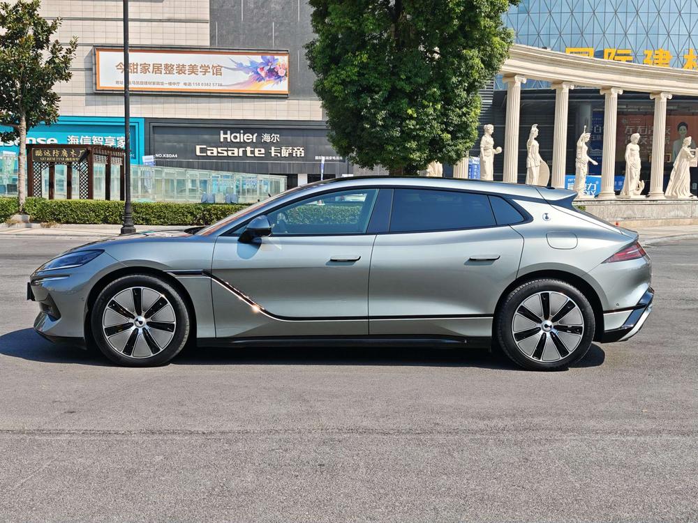 Denza Z9GT DM 2024 1100 AWD Max