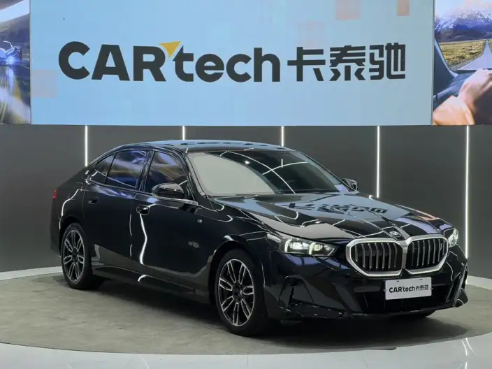 BMW 5 Series 2024 Model 525Li M Sports Set – фото 3