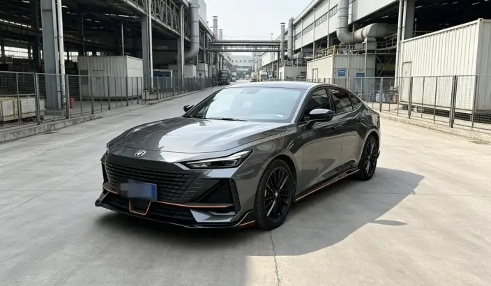 Changan UNI-V 2022 Model 1.5T Sports Edition
