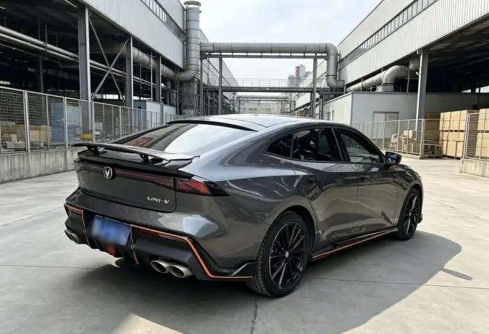 Changan UNI-V 2022 Model 1.5T Sports Edition – фото 7