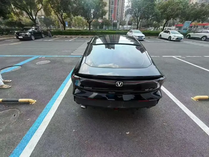 Changan UNI-V 2022 Model 1.5T Smart Pilot Model – фото 6