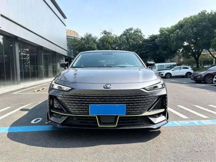 Changan UNI-V 2022 Model 1.5T Sports Edition