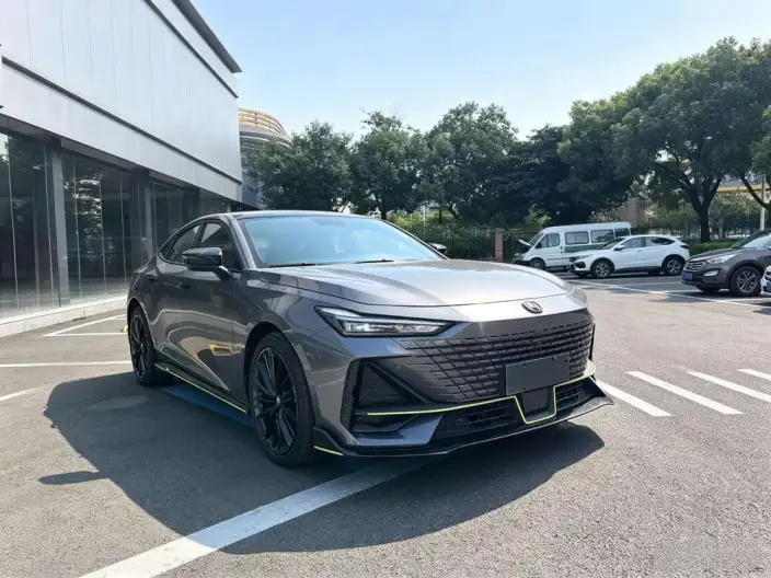 Changan UNI-V 2022 Model 1.5T Sports Edition