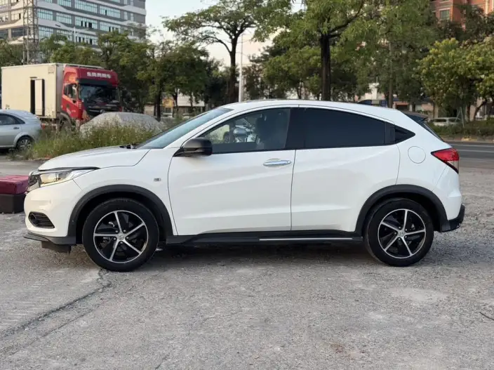 Honda Vezel 2022 Model 1.5L CVT Elite Smart Edition – фото 4